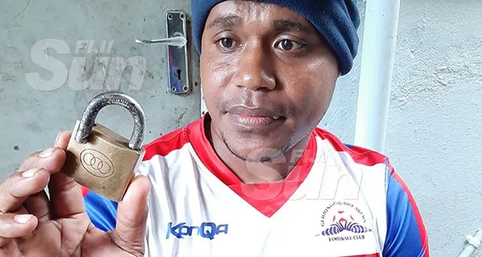 Josaia Takala holding a padlock he threw at an alleged attacker to save the stab victim on the night of December 3, 2019 at Samabula in Suva. Photo: Shreeya Verma