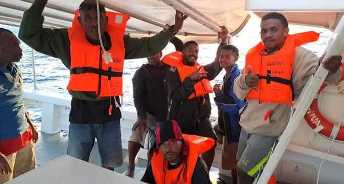 8 people from Kadavu drifting in Beqa waters 