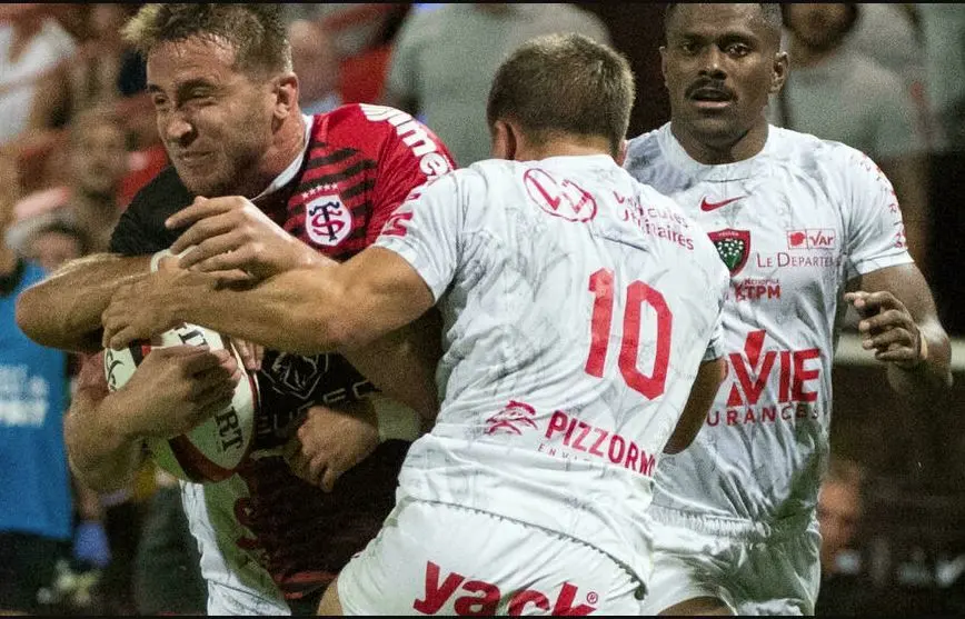 Jiuta Wainiqolo (right) debuted for Toulon on September 13, 2021. Photo: AP