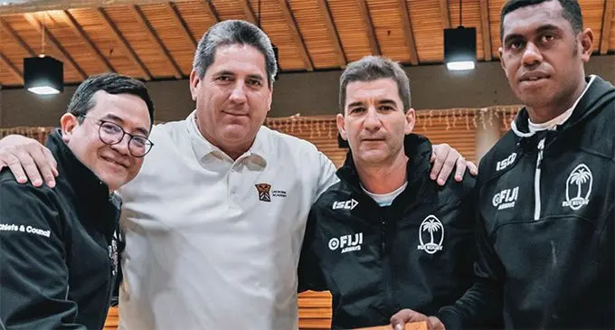 Fiji Airways Fijian 7s head coach Gareth Baber (third from left) and captain Kalione Nasoko present a gift from the Squamish community, north of Vancouver in Canada during the HSBC Canada 7s community programme. on March 5, 2019. Photo: Canada Sevens