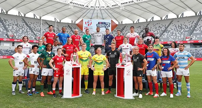Fiji Airways Fijian 7s captain Meli Derenalagi (back- fifth from left) and Fiji Airways Fijiana 7s captain Tokasa Seniyasi (middle row- third from left) with captains of participating teams during the photo shoot at the Bankwest Stadium in Sydney, Australia ton January 29, 2020. Photo: World Rugby