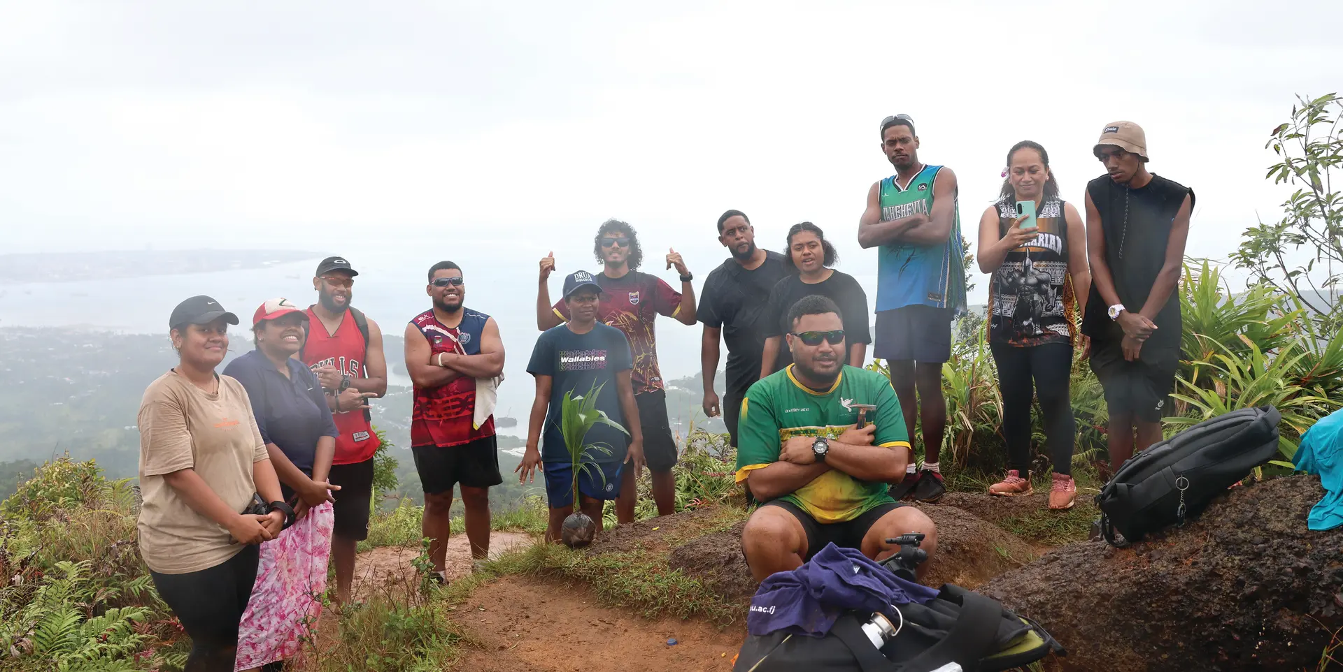Fourteen graphics students from FNU’s Creative Arts Department climbed Mount Korobaba on September 23 with their cameras to capture light, nature and landscapes as part of their photography studies.