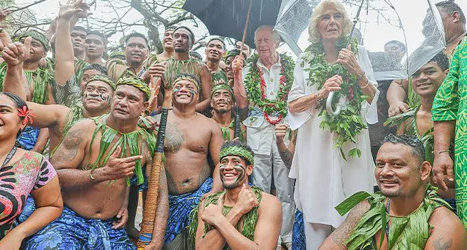 King Charles and Queen Camilla delight in a heartwarming moment with young and old alike at the Samoa Tourism Authority’s Culture Village. They immersed themselves in the rich tapestry of authentic Samoan traditions and customs, reveling in the colourful performances and warm hospitality showcased at the Cultural Centre.