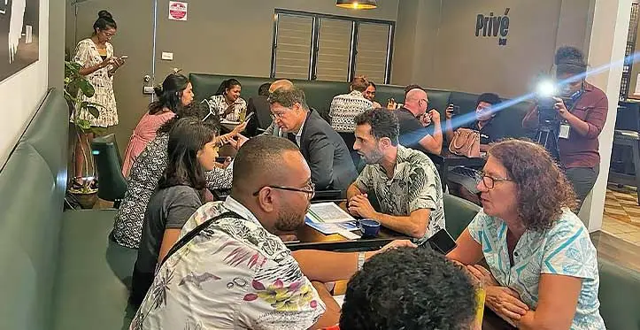 Speed meeting at Eleve cafe, Toorak, between the media and French business leaders in Fiji.
