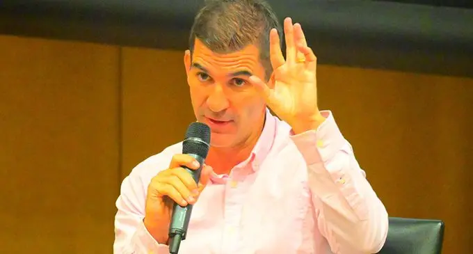 Fijian 7s rugby team head coach, Gareth Baber at the panel session.