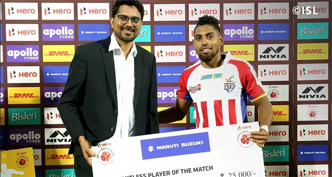 Roy Krishna receiving the Limitless Player of the Match award on January 5, 2020. Photo: ISL