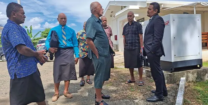 Tui Nadi, Ratu Vuniyani Navuniuci speaking to his lawyer, Vinisoni Filipe. He is surrounded by elders of Narewa Village in Lautoka on March 18, 2025. Photo: Mereleki Nai