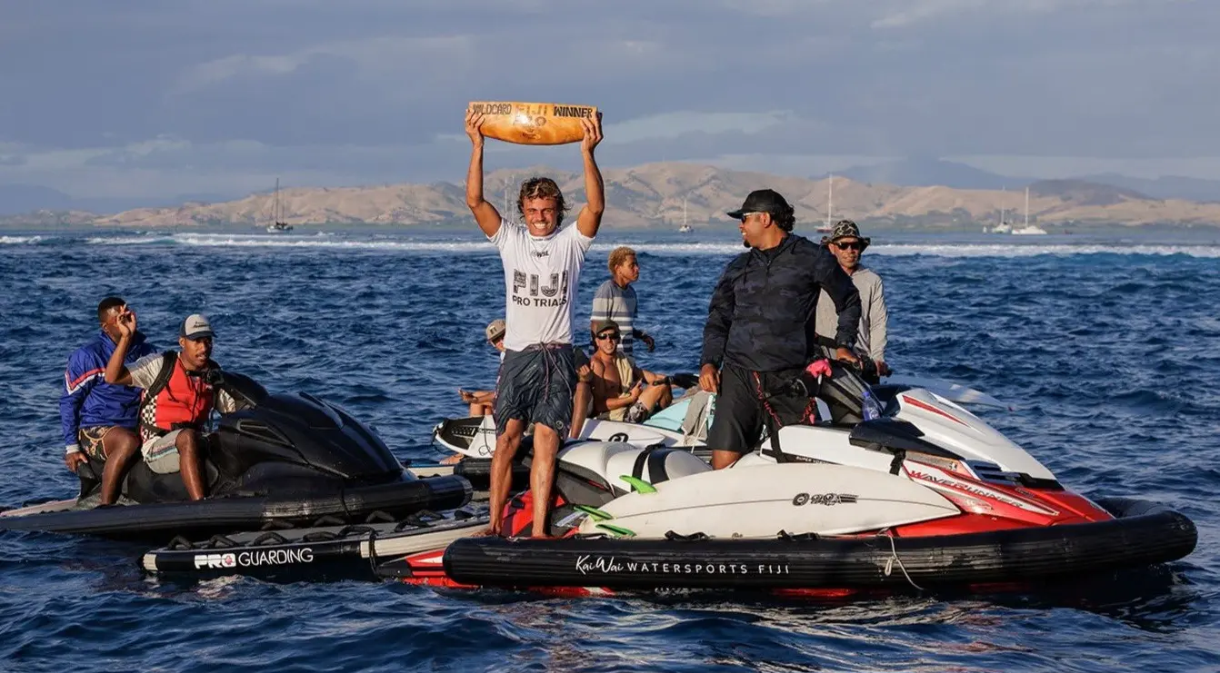 Male Fiji wild card entrant Teo Degei with his award at the Fiji trials. Photo Fabio Silvestre. Photo: WSL