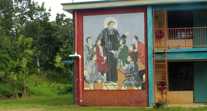 One of Katrina Brown’s wall mosaic at Montfort Technical College in Savusavu