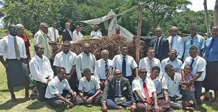 Ko ira na turaga ni vanua, nai Talala kei ira na itabagone ni koro ko Qarani, ni oti na kena sevuti na nodra isevu ni yaqona ena siga Vakaraubuka ena macawa sa oti.