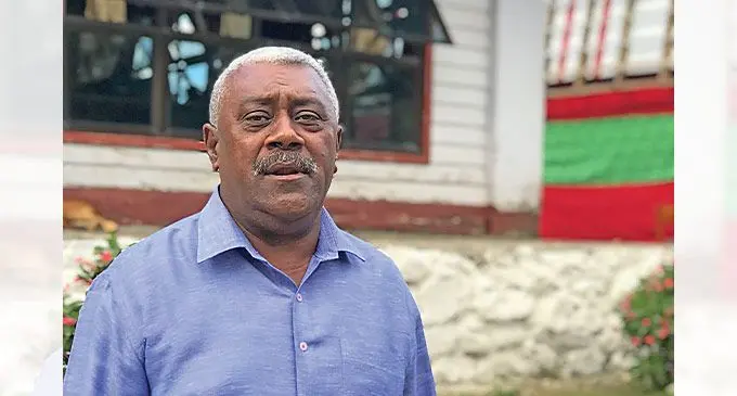 Na turaga na Tui Levuka ko Ratu Etonia Seru Rokotuinaceva. Veitaba: Inoke Rabonu
