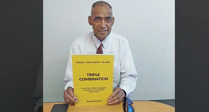 Na daunivosa ko Nemani Bainivalu, e taura toka oqori na ivola ka vola na ‘Triple Combination”, nai matai ni lavelave ka sa tabaki oti. Veitaba: Elesi Rogicibau