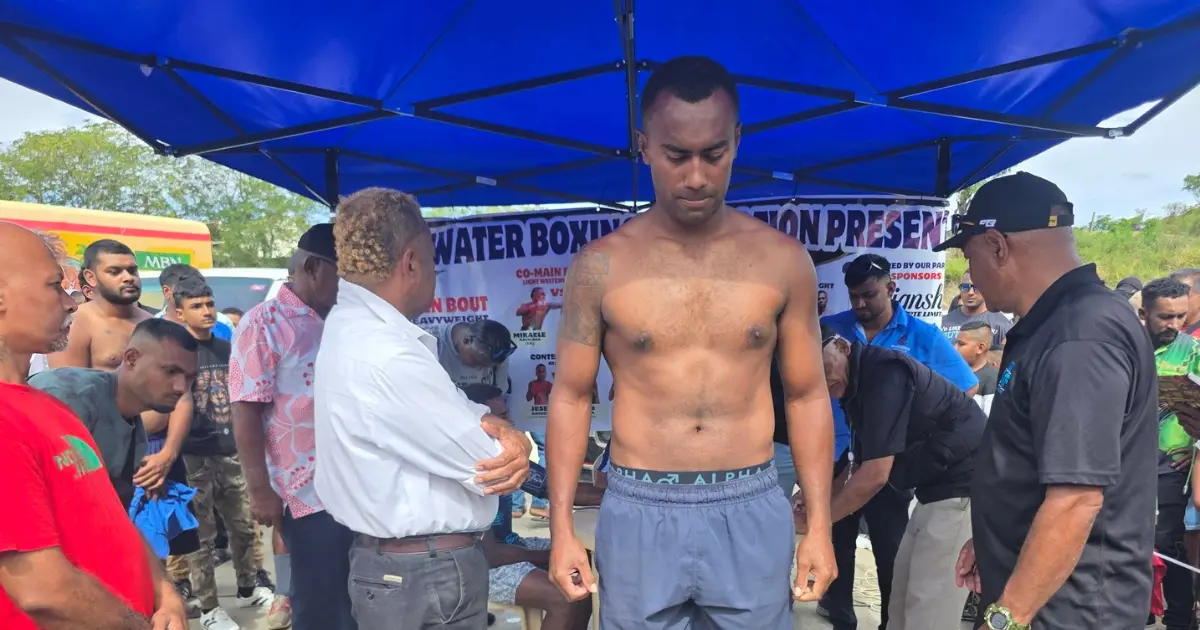 Aisea Nacovu boxing