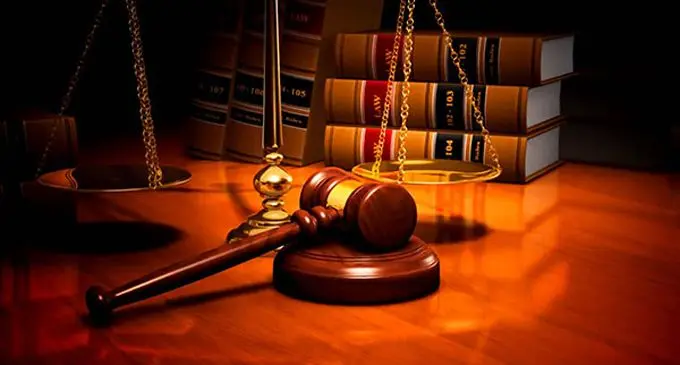 court-hammer