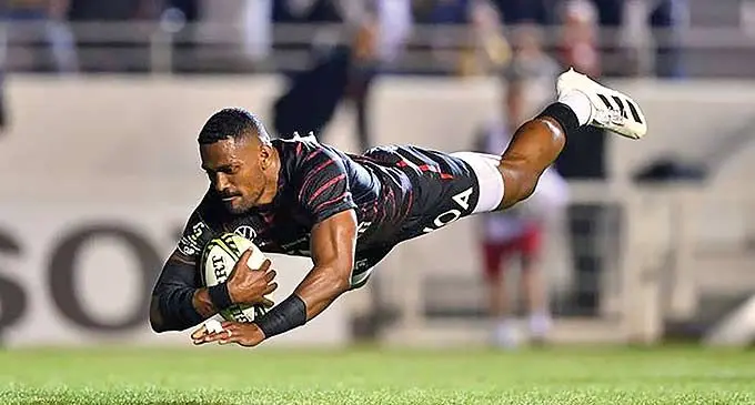 Jiuta Wainiqolo scores Toulon’s first try against Bath on December 18, 2022.
