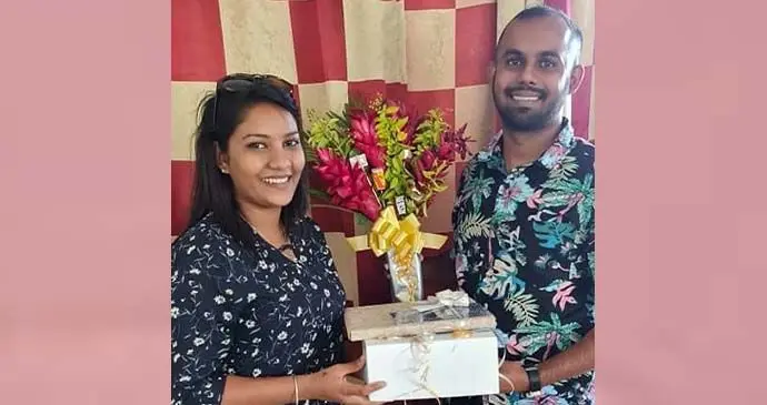 Prashita Devi (left) giving out a gift hamper to Zarief Mohammed in Savusavu on September 30, 2021.