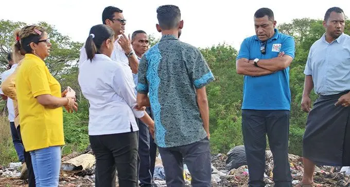 Minister for Local Government with senior northern staff at the Taveuni dump site. Photo: Ministry of Local Government