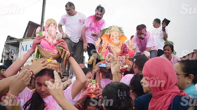 Hindu devotees from Laxmi Narayan Temple during the Ganpati Visarjan (final Lord Ganesh Utsav prayer ritual of farewell of Lord Ganesh idol) at Suva foreshore on September 1, 2020. Photo: Ronald Kumar.