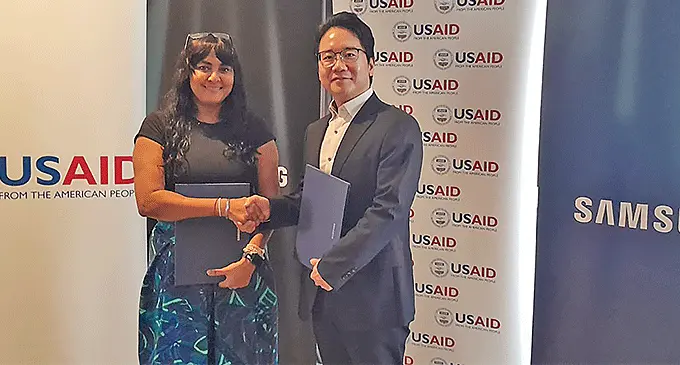 USAID DCCP chief of party, Anju Mangal with Samsung New Zealand president, Charles Kim at Hilton Fiji Beach Resort and Spa, at Denarau on December 20, 2023. Photo: Mereleki Nai