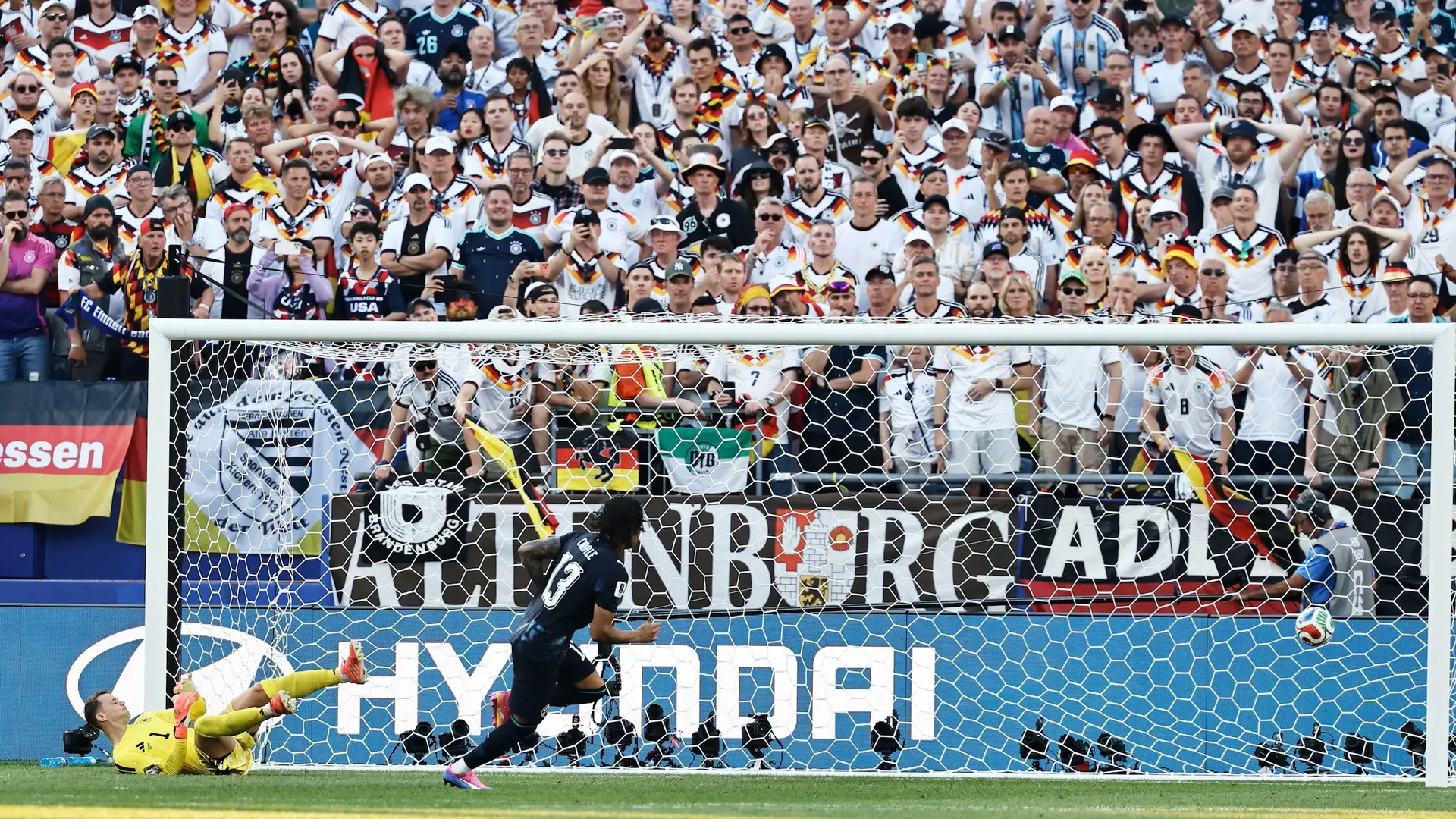 Paraguay’s sixth penalty taker Jose Canale sends Germany goalkeeper Manuel Neuer to the wrong direction with his well-placed shot at Boston Stadium in Foxborough on June 30, 2026. . This goal sealed Paraguay’s win 4-3 to advance to Round of 16 of the FIFA World Cup. Photo: Reuters-Yonhap
