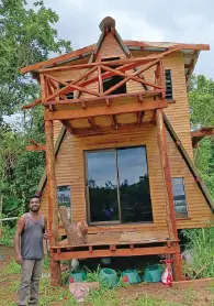 Oqori  na irairai ni nona vale (farm house) ka tara tu e na vanua e teitei tiko kina mai Macuata.  