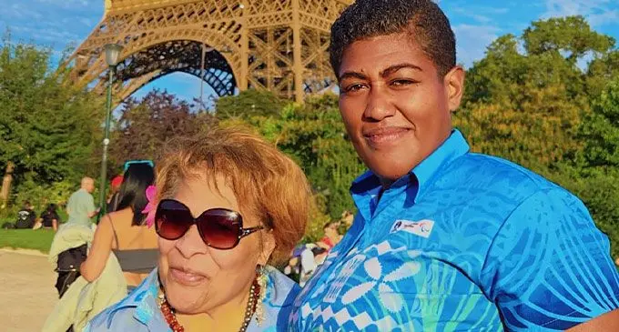 From left: First woman gold medalist Miriama Tuisorisori Chambault with Naibili Vatunisolo at Paris on September 5, 2024.