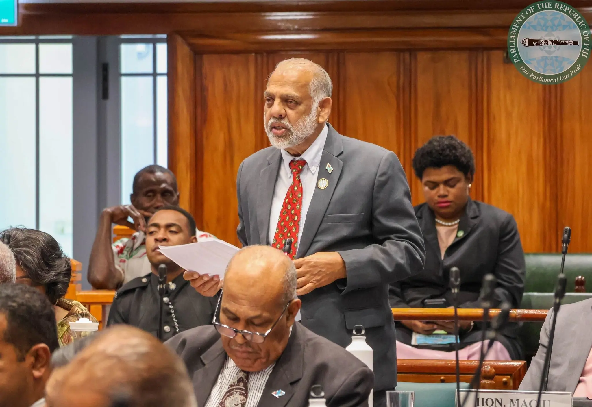 Minister: Double pay for holiday work is mandatory