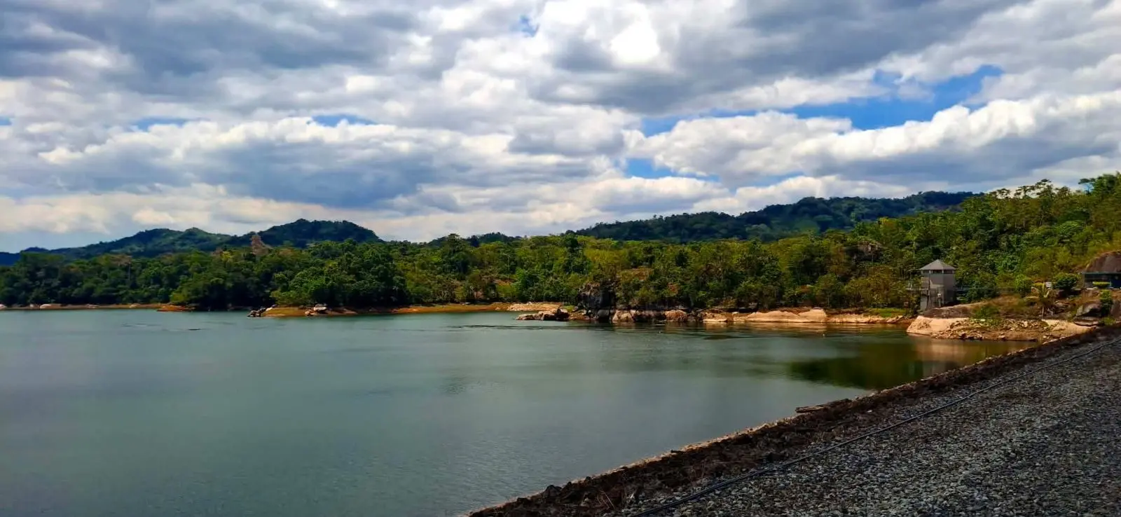 The current water level at Vaturu Dam.