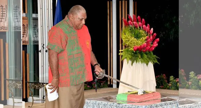 Head of State, Ratu Wiliame Katonivere cuts his birthday cake on April 20, 2022. Photo: Fijian Government