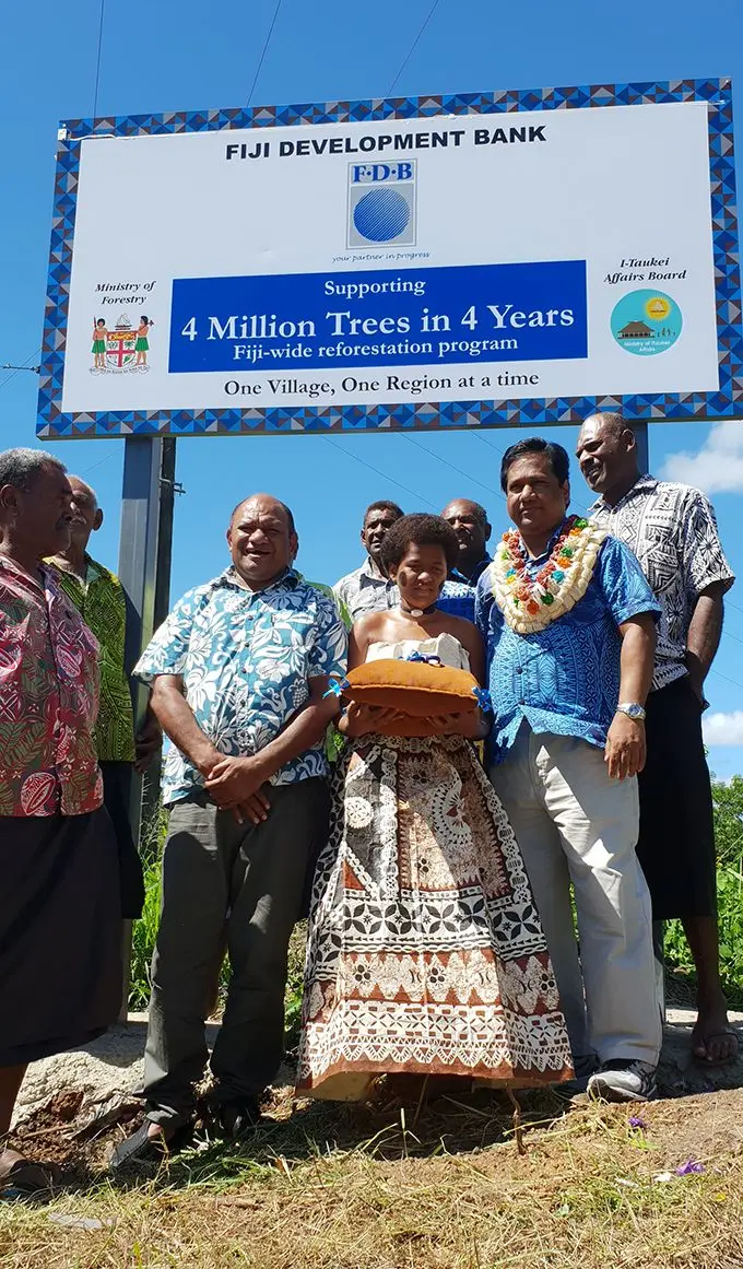 Minister of Forestry Osea Naiqamu with Fiji Development Bank General Manager Relationship & Sales, Shaukat Ali, forestry staff and Vatutu villagers during the launching of the “Four Million Trees in Four Years” Initiative in partnership with FDB at Vatutu Village in Nawaka at Nadi yesterday.   Photo: Mereleki Nai 