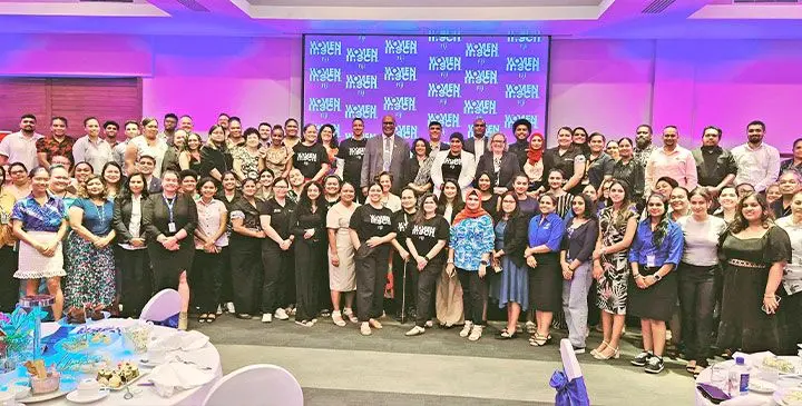Nai vukevuke ni liuliu ni matanitu o Manoa Kamikamica kei ira na tiko rawa ena kena tavoci na porokaramu ni marama ka vakatokai tiko me Women in Tech Fiji (WINTECH) ena i ka 14 ni Evereli, 2025.