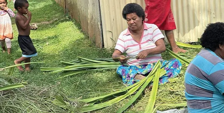 Era veivuke na turaga ena kena cibini na voivoi ena sasaga ni veivakatoroicaketaki ena koro ko Tuvuca.