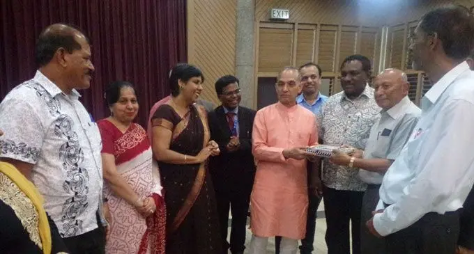 India’s Minister of State for the Ministry of Human Resource Development and Ministry of Water Resources, River Development and Ganga Rejuvenation Satya Pal Singh and members of the Girmit Centre in Lautoka on Friday. Photo: Karalaini Tavi