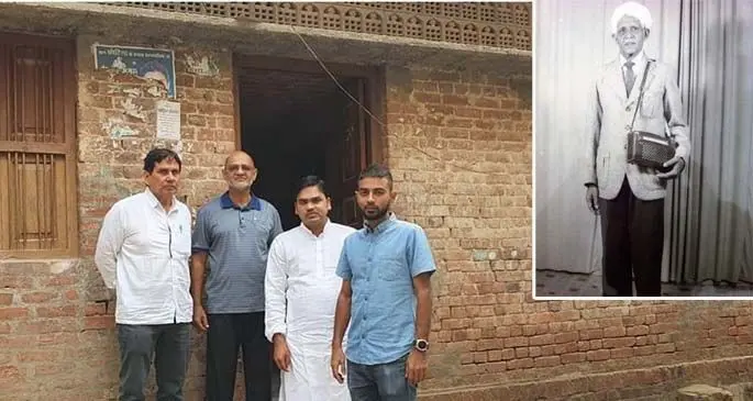 From left: Niyaz, Hazeem Hussein, Wadood and Hamzah Hussein in India infront of Ali Hussain’s house in 2020. Inset: Ali Hussain
