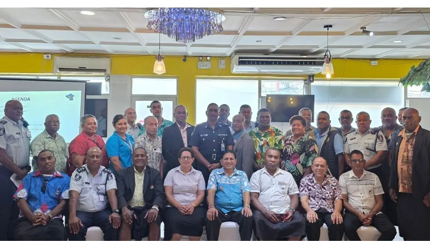 Duavata Northern Crime Prevention Carnival Chairperson Satish Kumar (fifth from left) with other committee members and stakeholders at Banana Leaf Restaurant on 7 October 2026. 