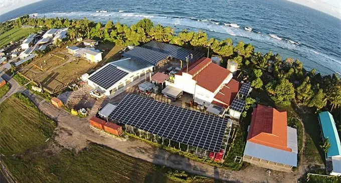 Solar photovoltaic panels mounted on rooftop of the Tuvalu Electricity Corporation office in Funafuti (Source: TEC/Mafalu Lotolua)
