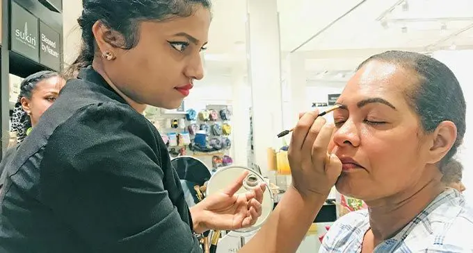 From left: Beautician Zoya Khan applying makeup on Alumita Cataki during Jack’s of Fiji first ever Beauty Expo at its Suva Pier Street store on September 9,2022. Photo: Laisa Lui.