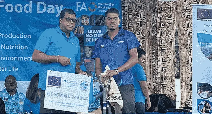 Minister for Agriculture Mahendra Reddy hands over European Union sponsored gardening tools to 15 Rakiraki schools. Photo: Ministry of Agriculture