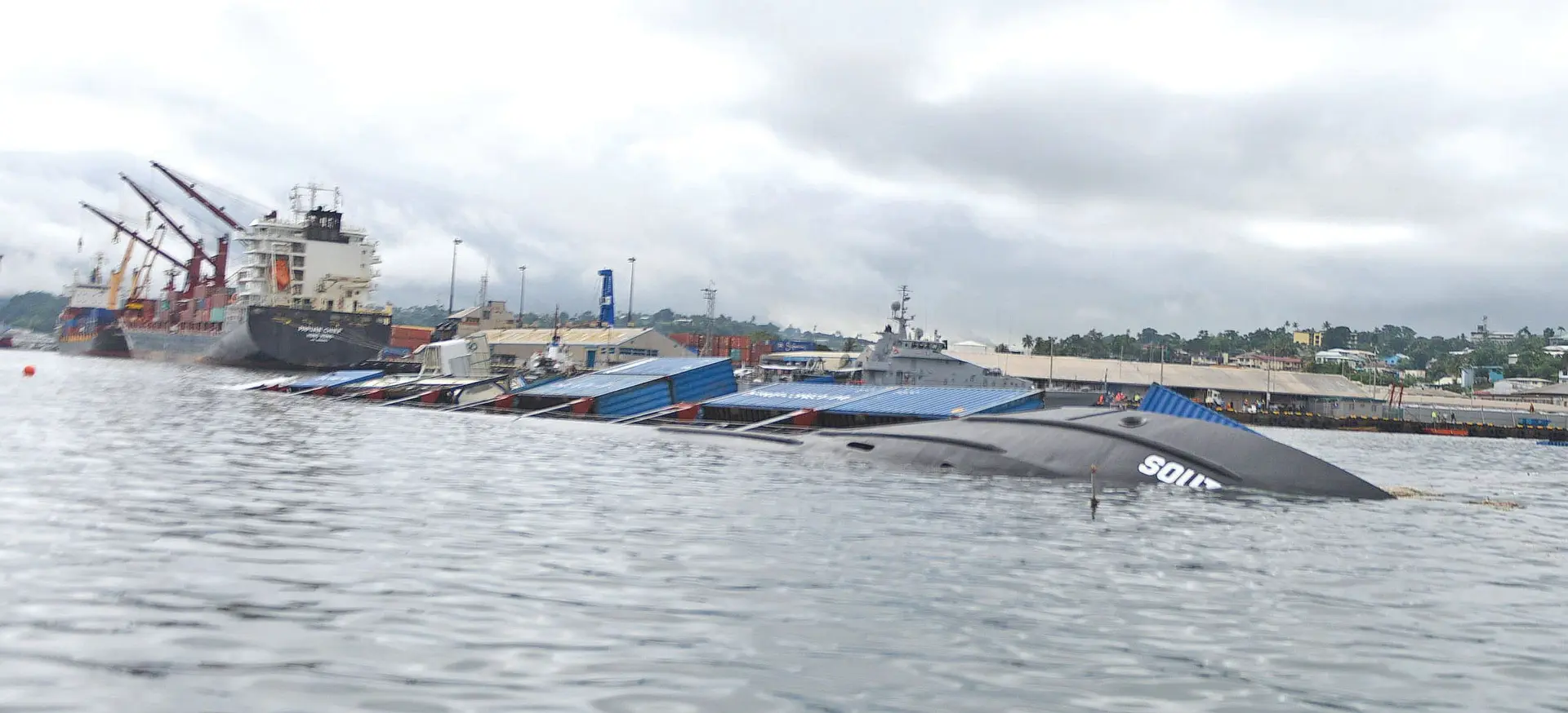 Cruise (Holding) Limited’s  cargo ship Southern Phoenix sank about 30 meters away from Kings Wharf early Saturday morning. Photo: Ronald Kumar.