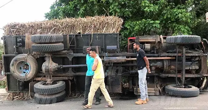 Truck loaded with cane on its side following an accident at Wailevu in Labasa on September 7, 2020. Photo: Ivamere Nataro