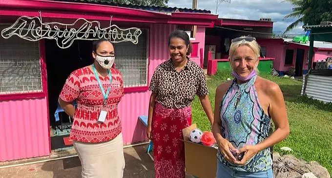 Tourism Fiji Communications Co-ordinator Ellen Magnus (left), Denyse McPhail (right) and representative from the Loloma Home and Care Centre in Sabeto. Photo: Tourism Fiji