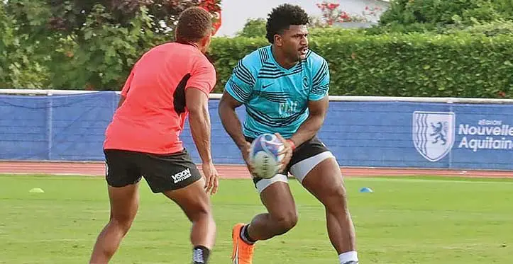 From Left: Flying Fijians Teti Tela and Kalavaeti Ravouvou.