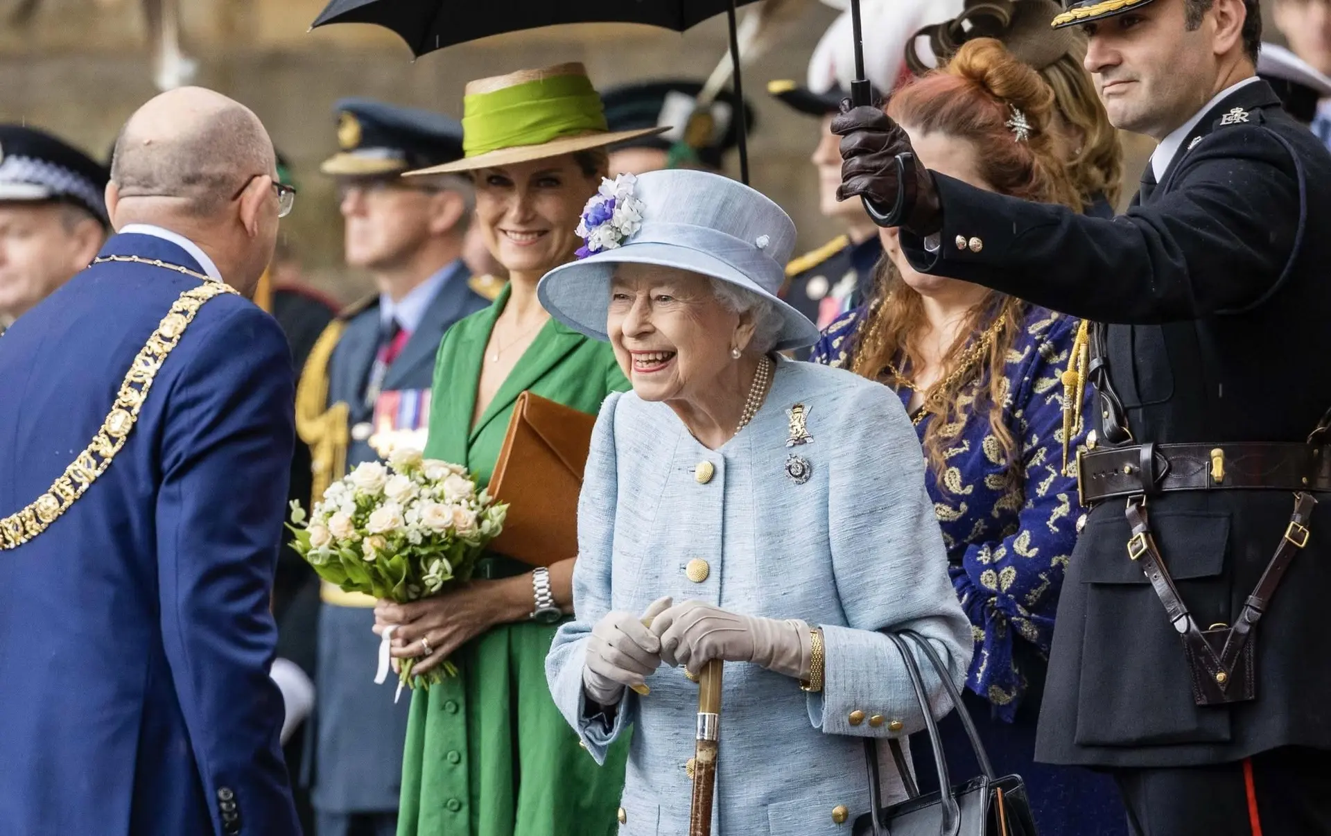 One of the final photographs taken by Corporal Tanuku of Queen Elizabeth II before her passing, capturing a significant moment in British history.