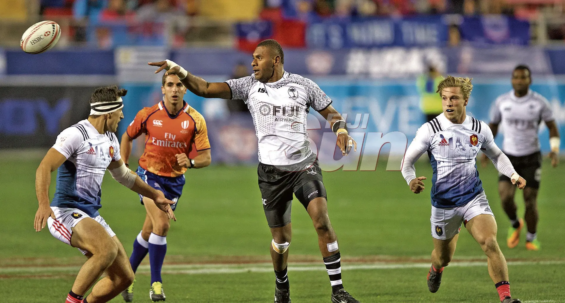 Zoomfiji_91K8047 copy