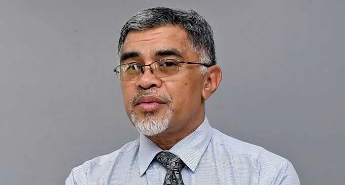 Dr James Fong.