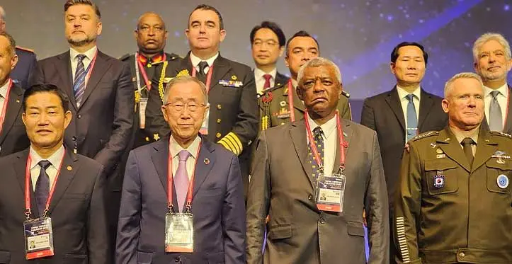 Former UN Secretary General Ban Ki-moon (second from left) and Minister for Home Affairs and Immigration, Pio Tikoduadua (third from left) with participants of the the Seoul Defence Dialogue in Korea. Photos: DEPTFO