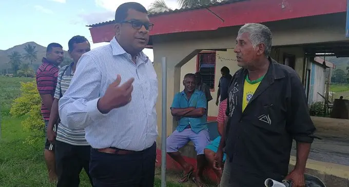 Minister for Waterways , Mahendra Reddy speaks to farmers at Nabitu Settlement in Sigatoka on 5th June 2018. Photo: Arieta Vakasukawaqa