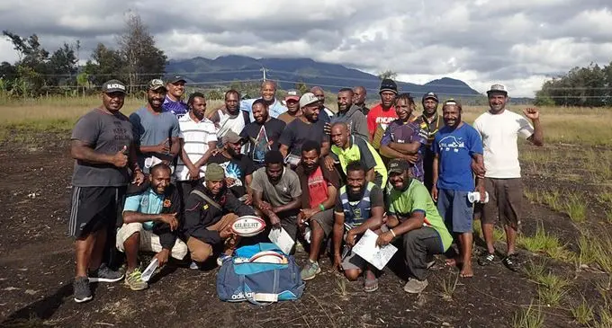 Former Flying Fijian star Seremaia Bai with the Southern Highlands Province players in Papua New Guinea who have switched their allegiance to rugby. Photo: Vueti Tupou