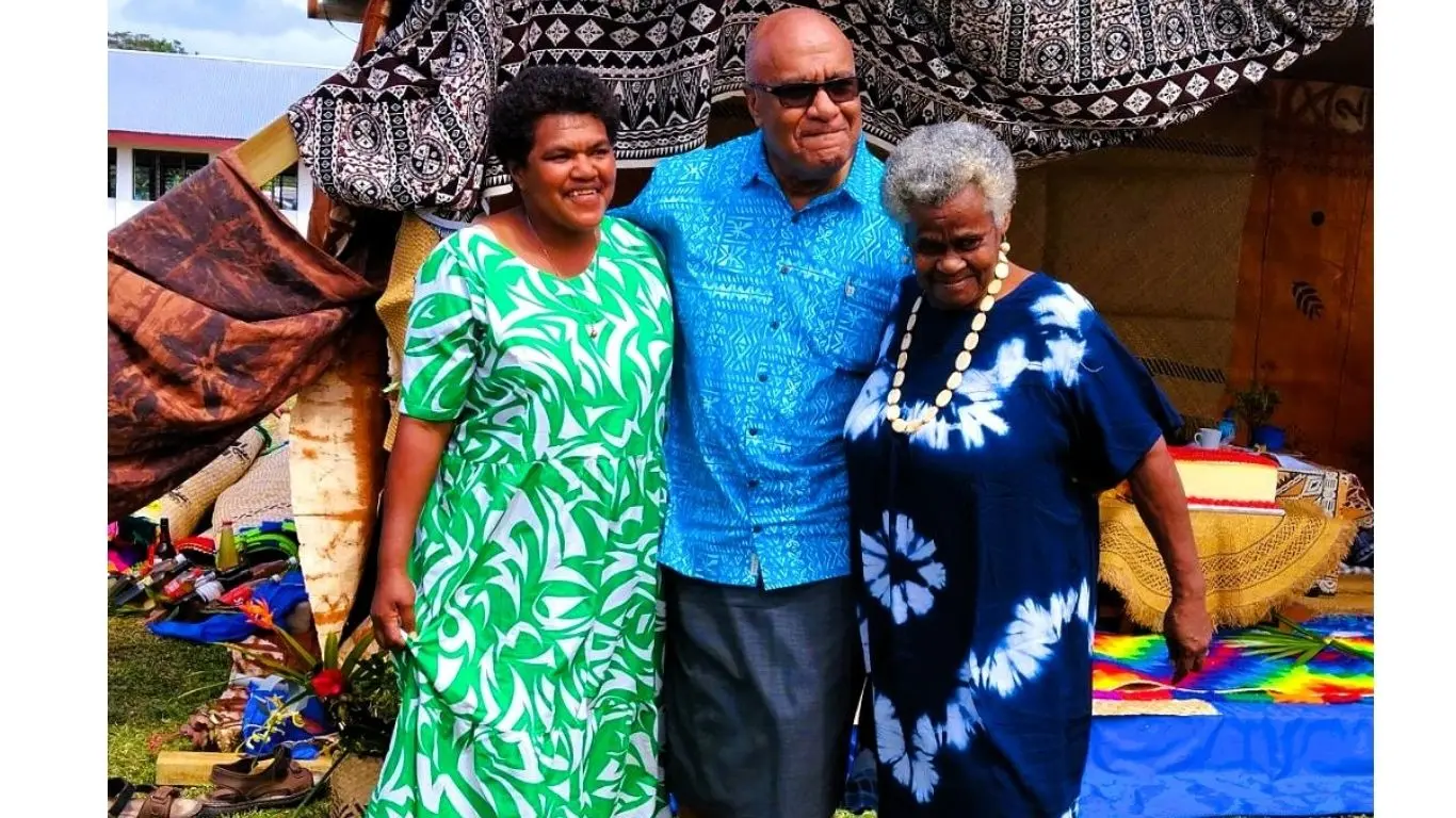 Deputy Prime Minister and Minister for Industries, Commerce, Business Development and Public Enterprises, Manoa Kamikamica with womens at Bua Lomanikoro last week.