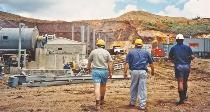 Mt Kasi Gold Mine operated from 1932 to 1946 and from 1997 to 1998.